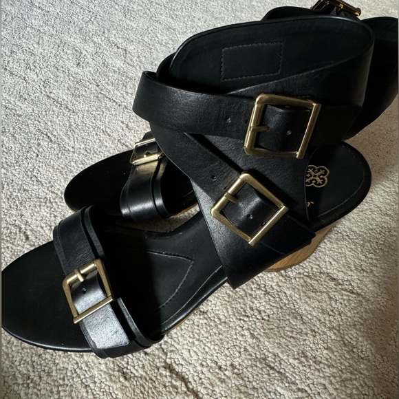 HOT!! Isola strap sandal size 7 - Picture 2 of 8